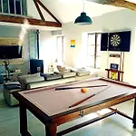 Magnifique Batisse Champenoise, Jardins, Billards, Parking Holiday home