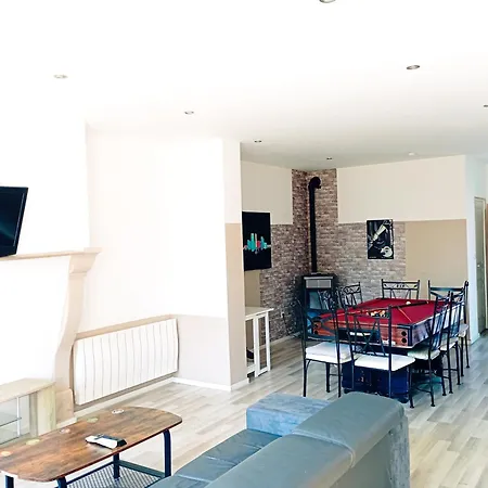 Magnifique Batisse Champenoise, Jardins, Billards, Parking Holiday home