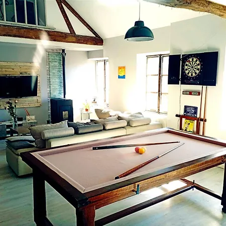 Magnifique Batisse Champenoise, Jardins, Billards, Parking Holiday home