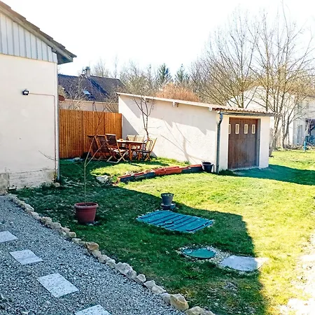 Holiday home Magnifique Batisse Champenoise, Jardins, Billards, Parking Ecury-sur-Coole