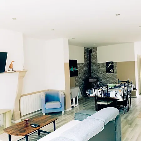 Ferienhaus Magnifique Batisse Champenoise, Jardins, Billards, Parking